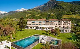 FAYN garden retreat hotel